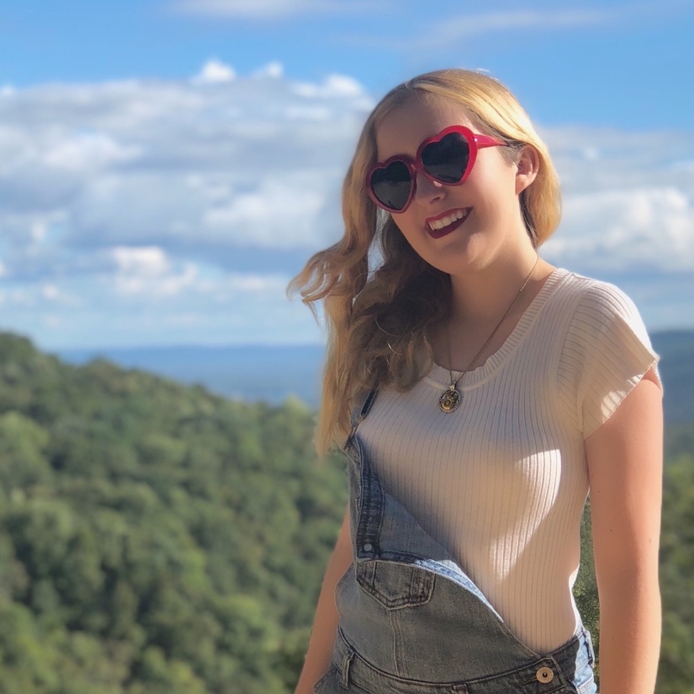 Meet your Posher, Claire